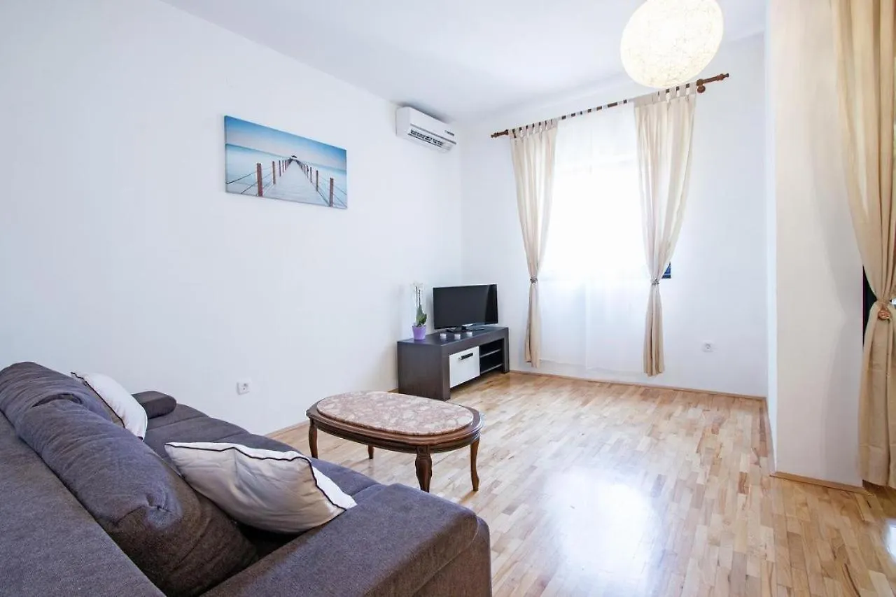 Holiday Apartment Perojka
